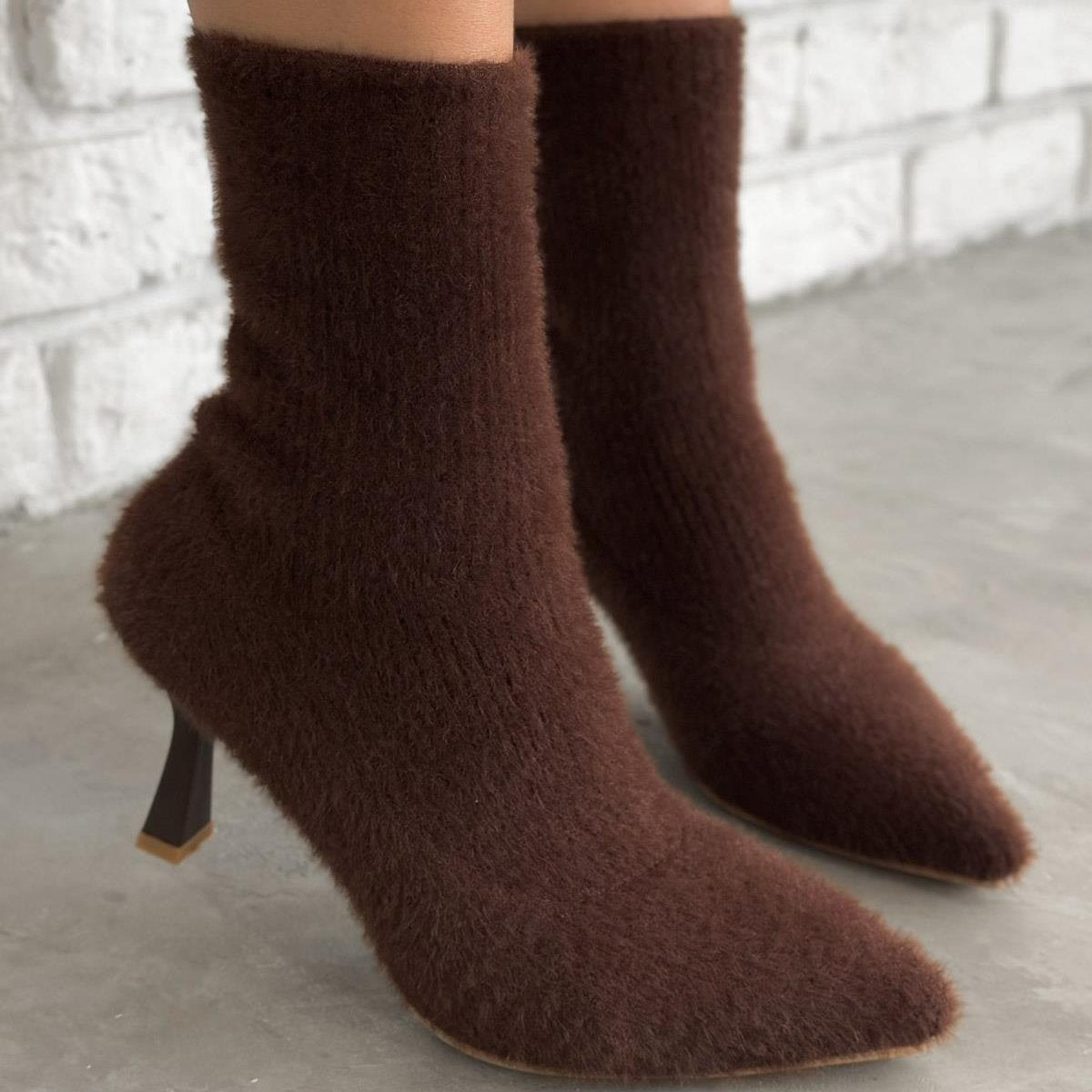 Elegant Stiletto Heeled Knit Boots