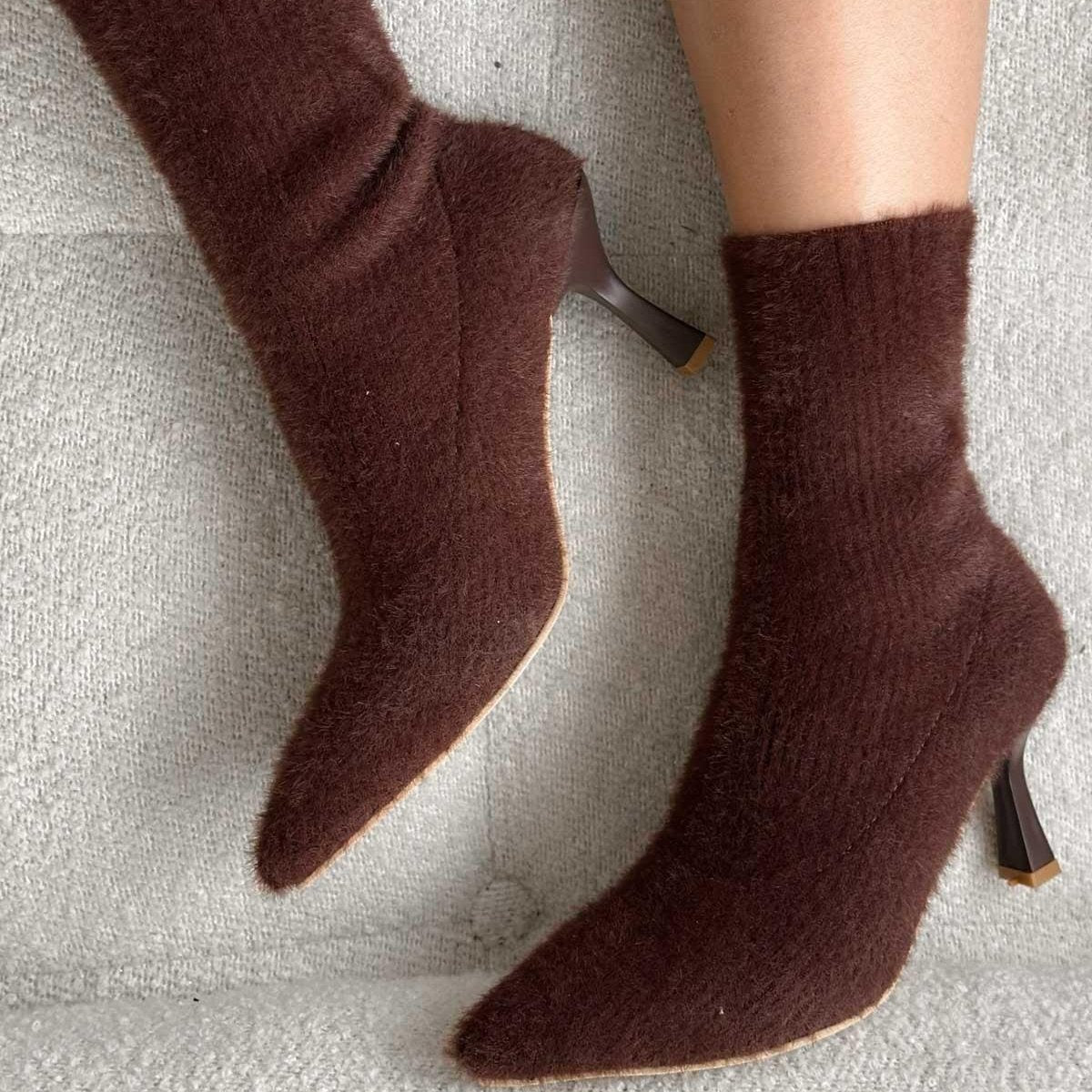 Elegant Stiletto Heeled Knit Boots